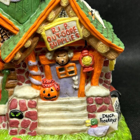 New in box Creepy Hollow "Camping Store" lighted figurine - Picture 4 of 10